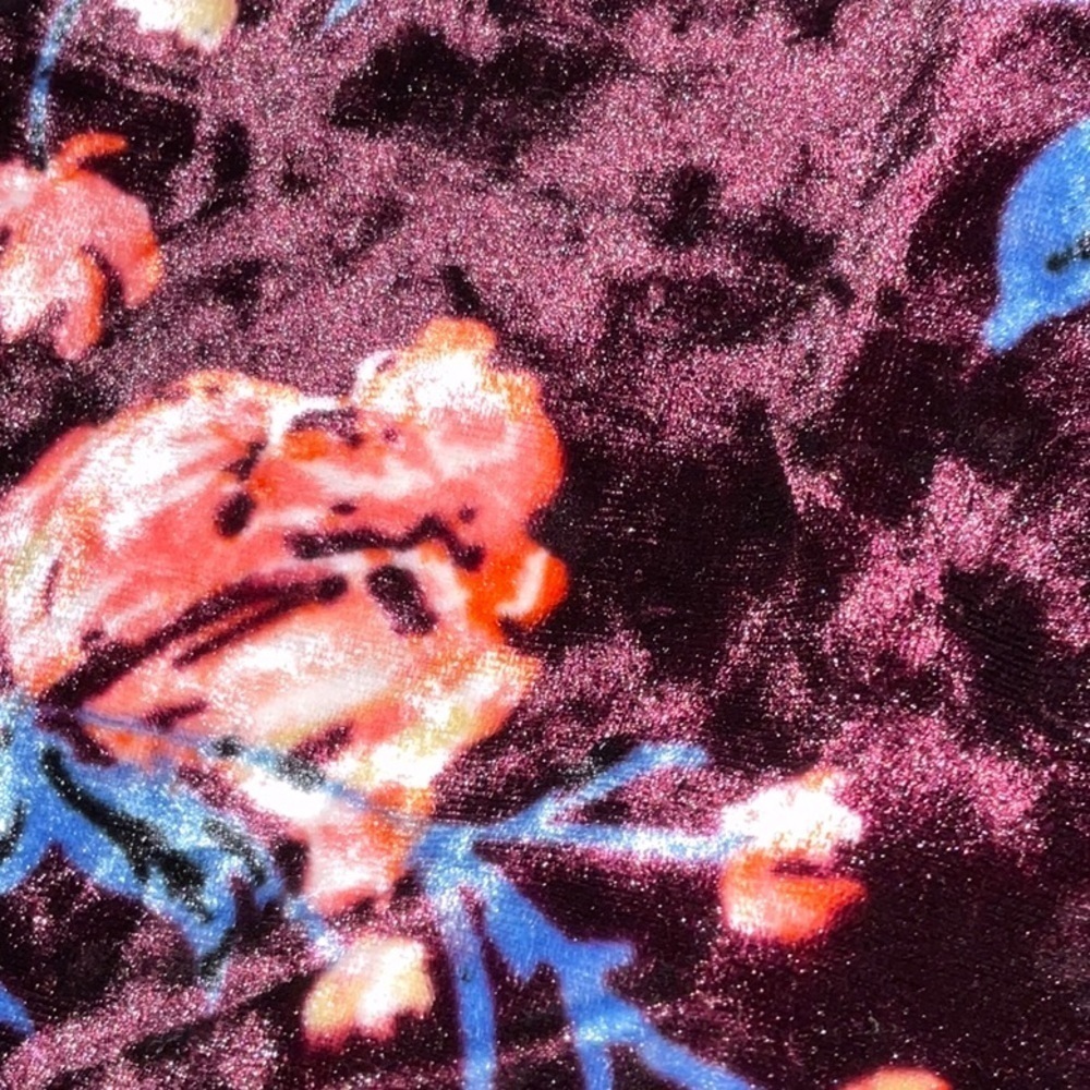 a.n.a. Top. Deep Purple velvety feel. Size M - Picture 6 of 9